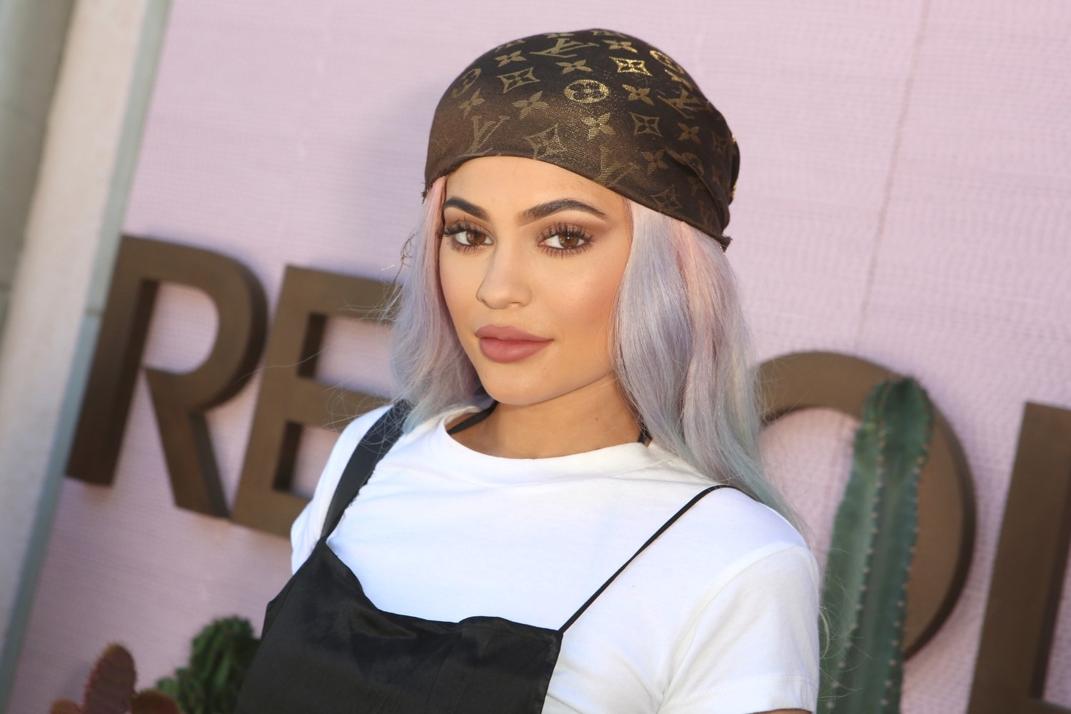 People Are Certain This Is Kylie Jenner With A Baby Bump