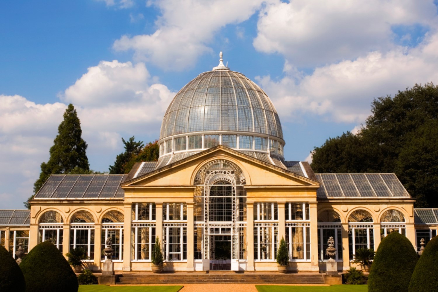 Syon Park Conservatory a filming location for scenes in bridgerton