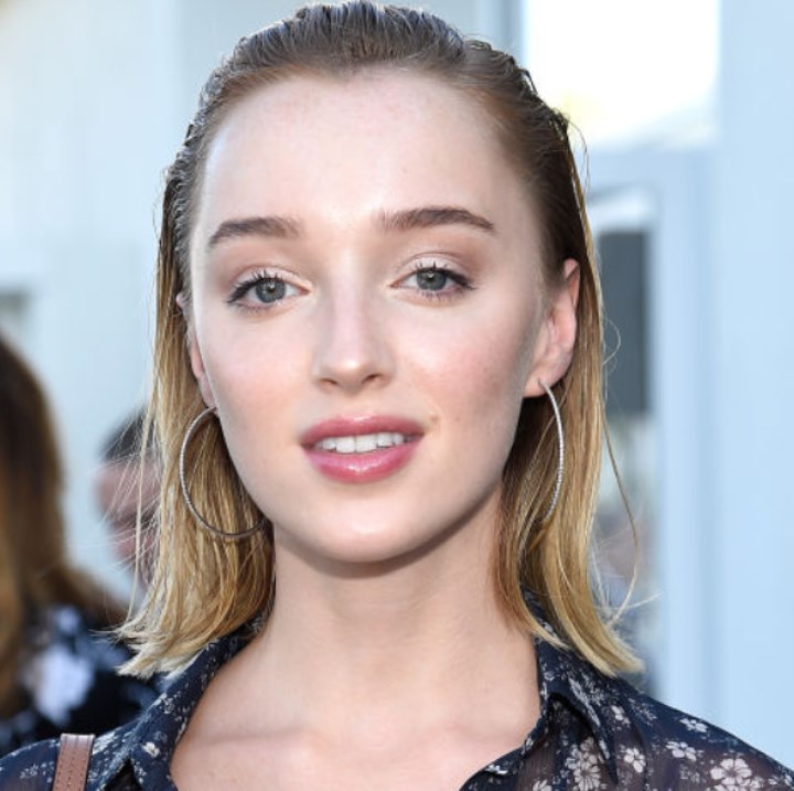 lob-hairstyle-long-bob-phoebe-dynevor