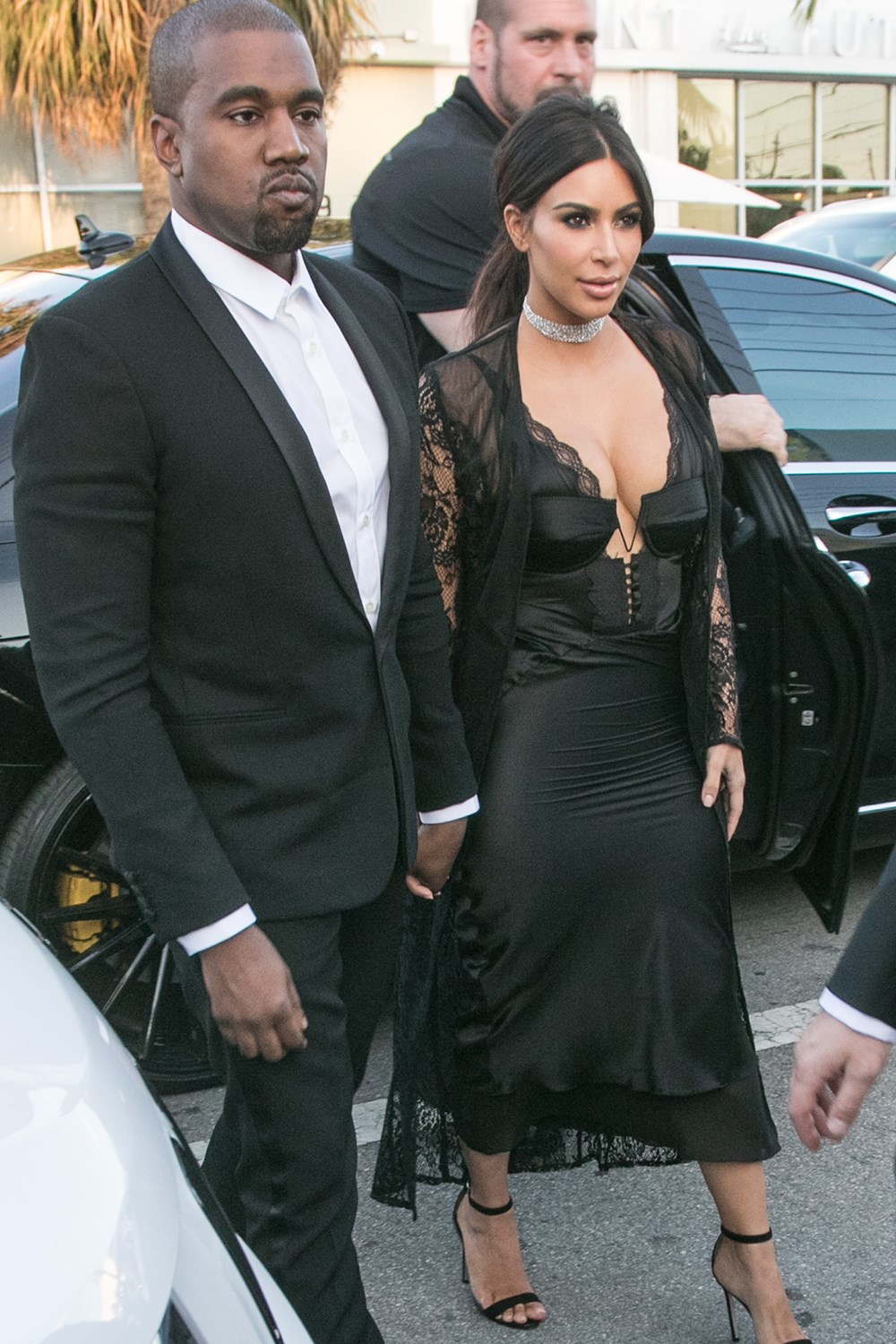 kim-kardashian-kanye-west-black-wedding-outfit