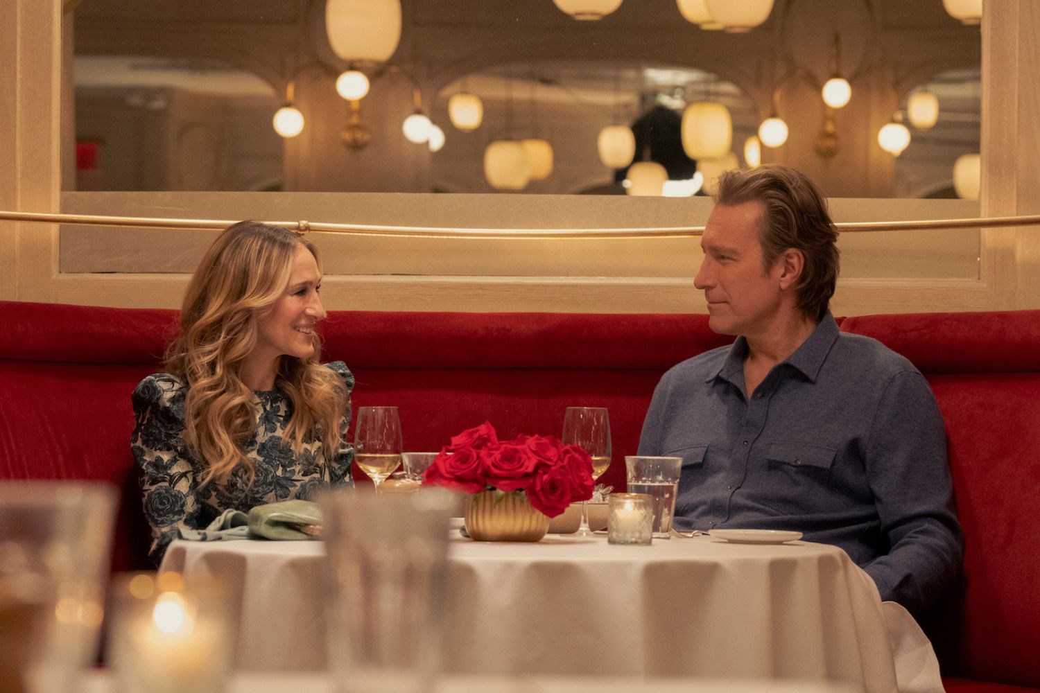 and-just-like-that-season-2-episode-7-carrie-aidan-dinner