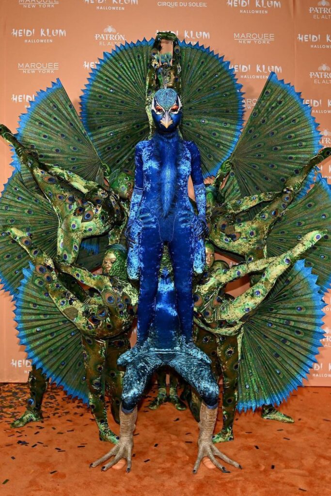 heidi-klum-peacock-costume-halloween-2023