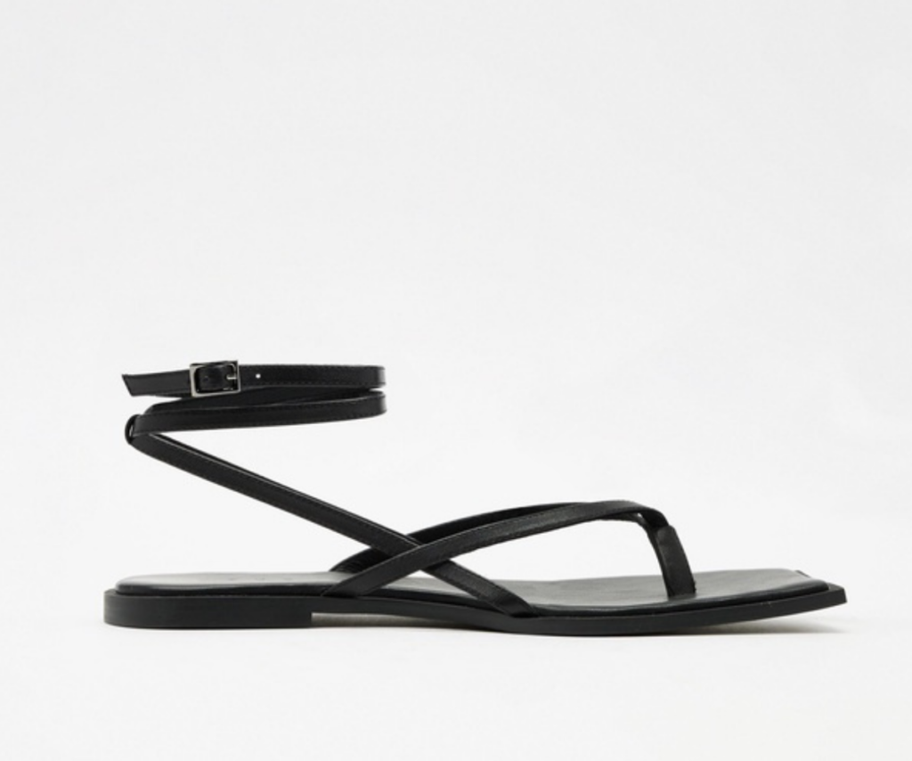 black-sandals-strappy