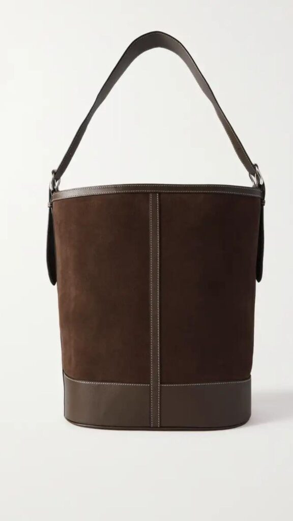 The perffect bucket bag style toat in brown leather and suede. 