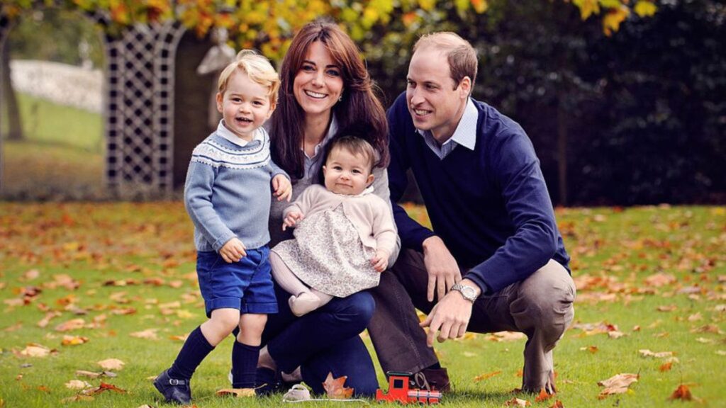 prince-william-kate-middleton-christmas-portraits