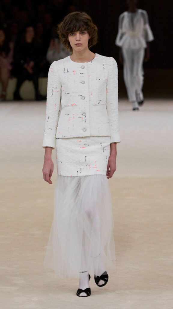 chanel-haute-couture-spring-summer-2024-balletcore-coquette