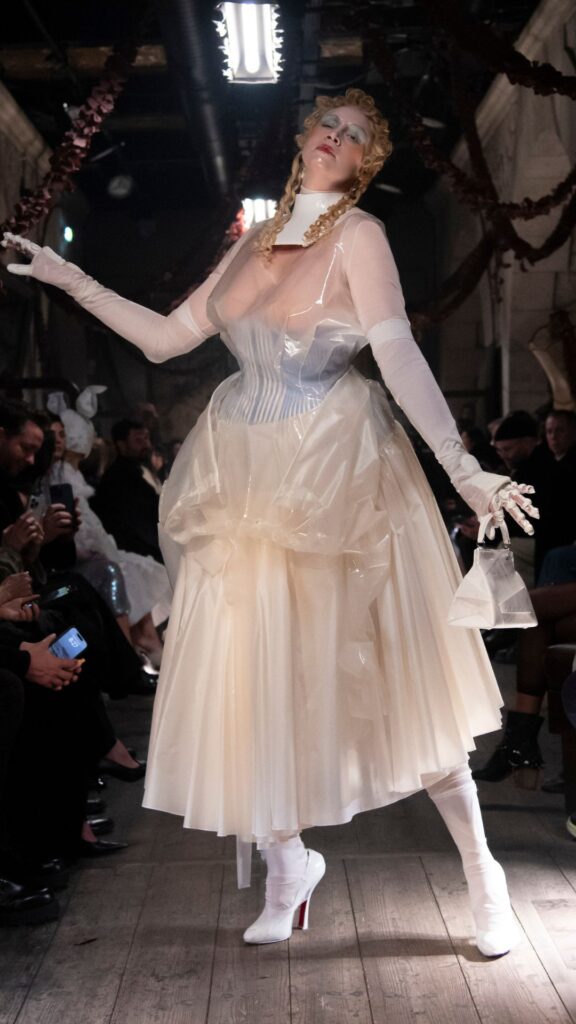 maison-margiela-artisnal-spring-2024-runway-gwendoline-christie