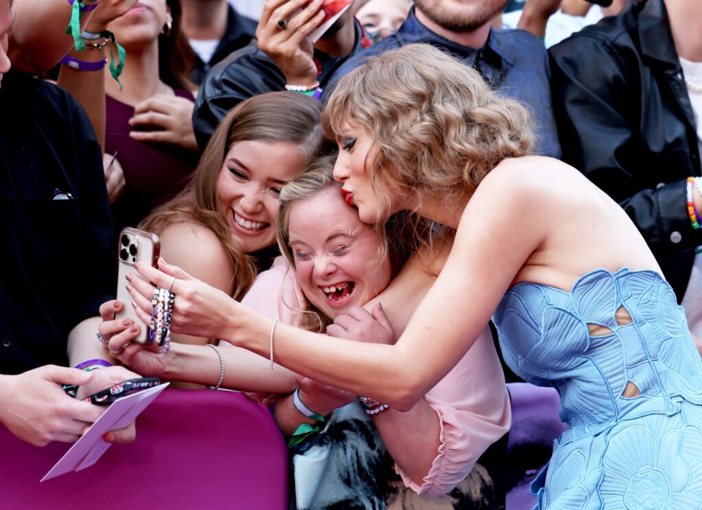 Taylor Swift with fans