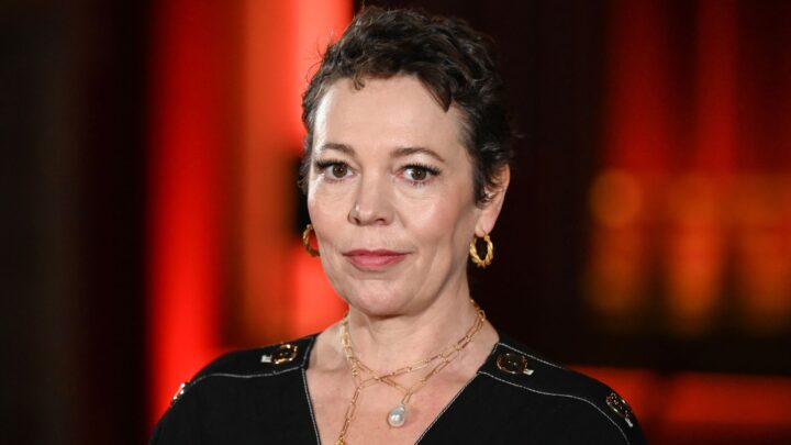 Olivia Colman says she would be paid more as a man.