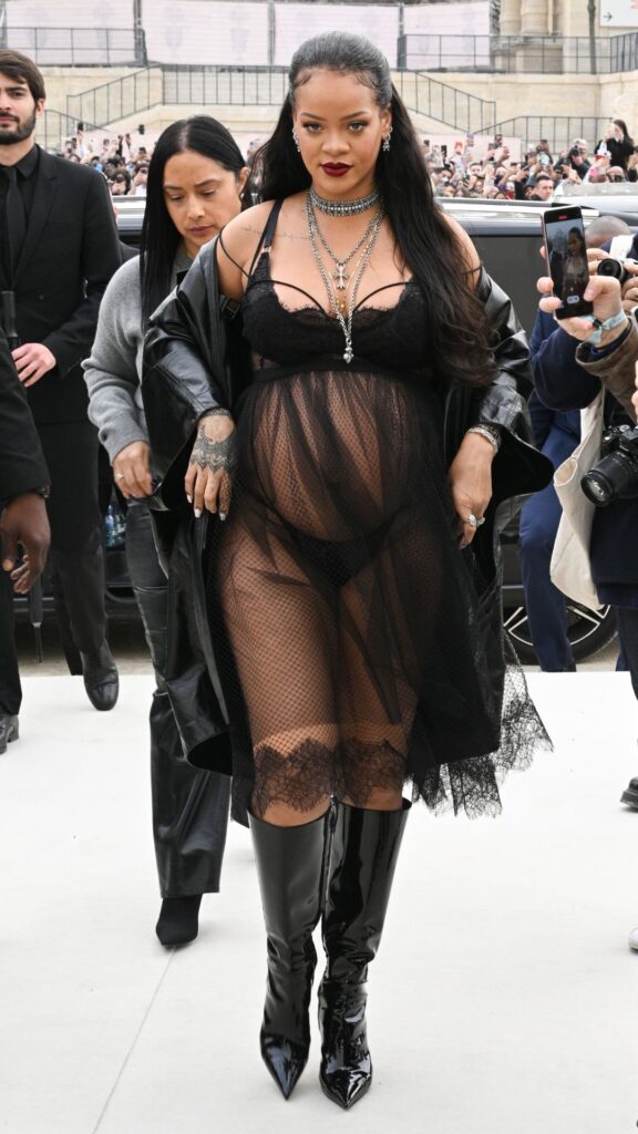 Rihanna's maternity fashion. 