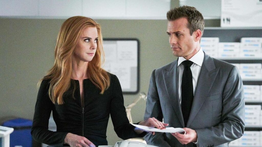 Sarah Rafferty as Donna Paulsen and Gabriel Macht in Suits 