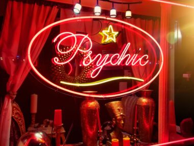 Meet The Women Who Are Obsessed With Psychics