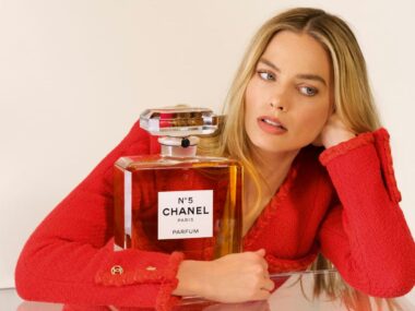 margot robbie chanel no5