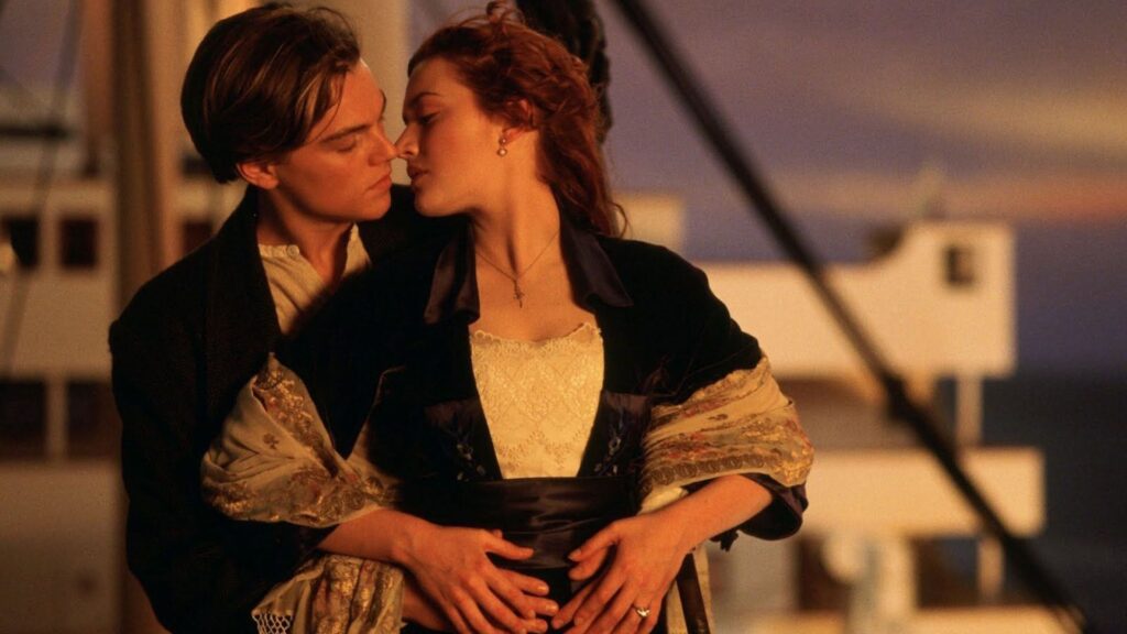 Jack and Rose kissing on the titanic