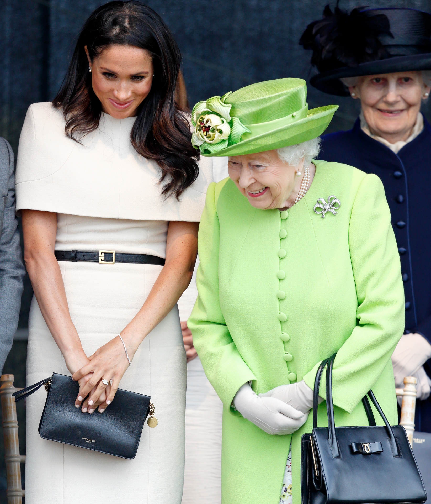 meghan-markle-queen-green