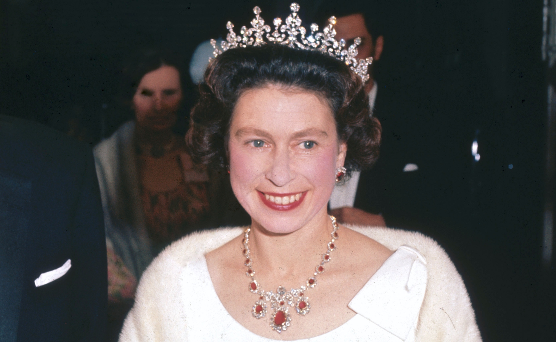 What Will Happen To The Queen’s 300-Piece Jewellery Collection?