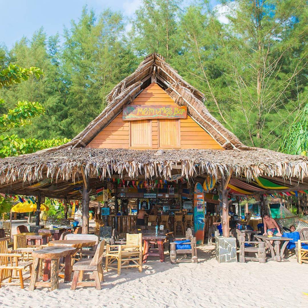 memories-beach-bar-khao-lak