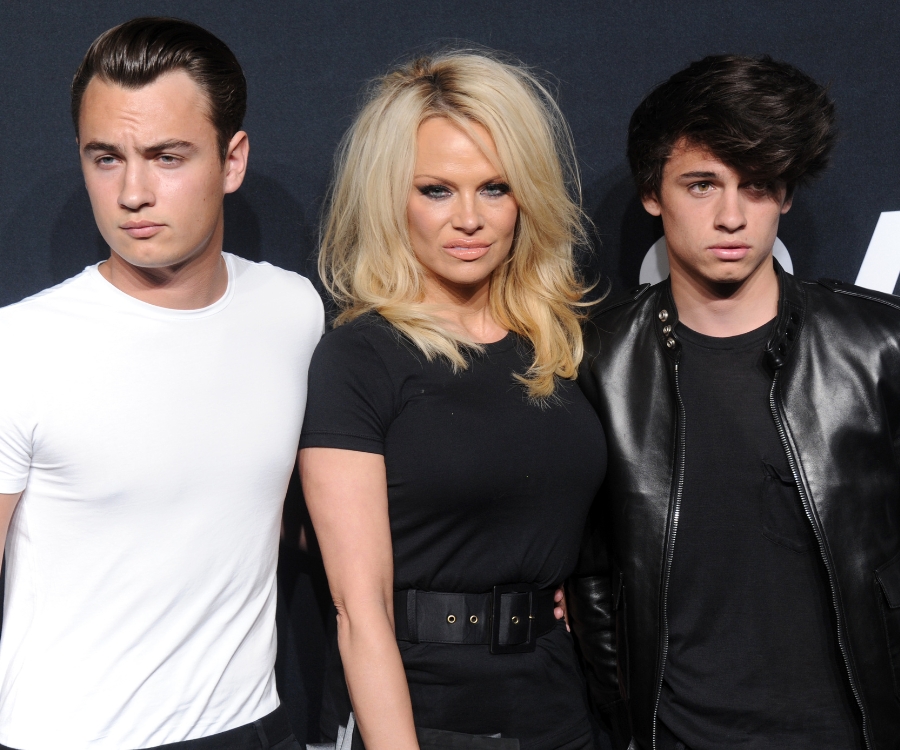 Pamela-Anderson-Sons