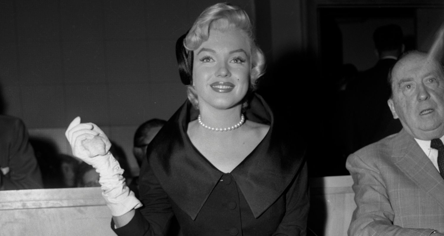 The Iconic Marilyn Monroe Pearl Necklace Is On Show In Sydney