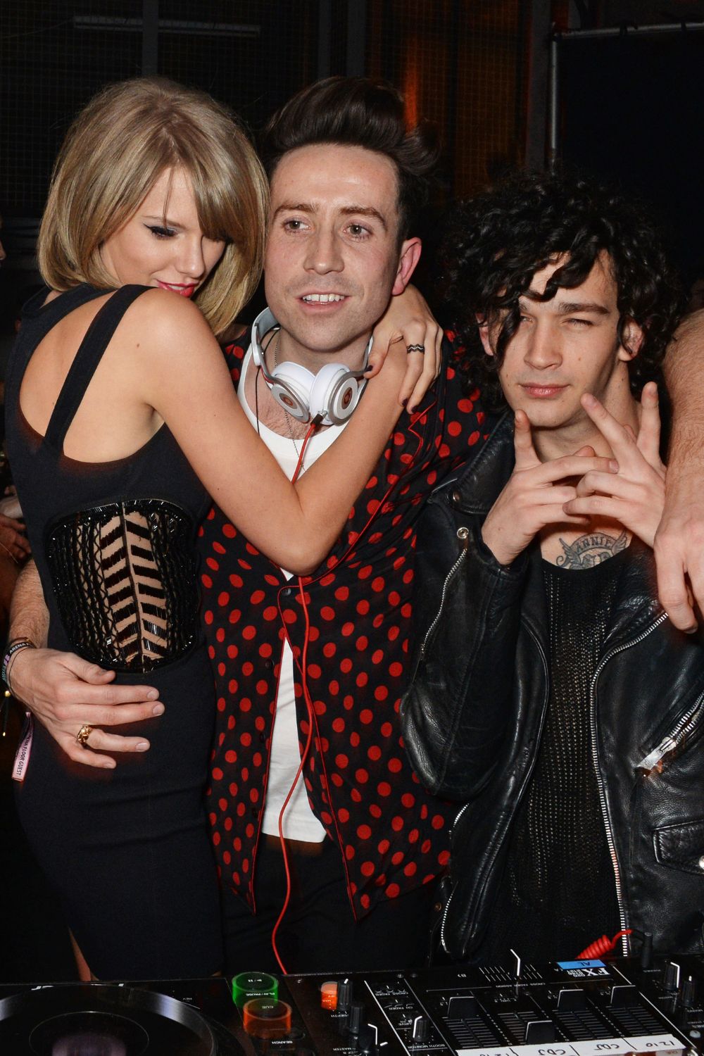 taylor-swift-dating-matty-healy.jpg