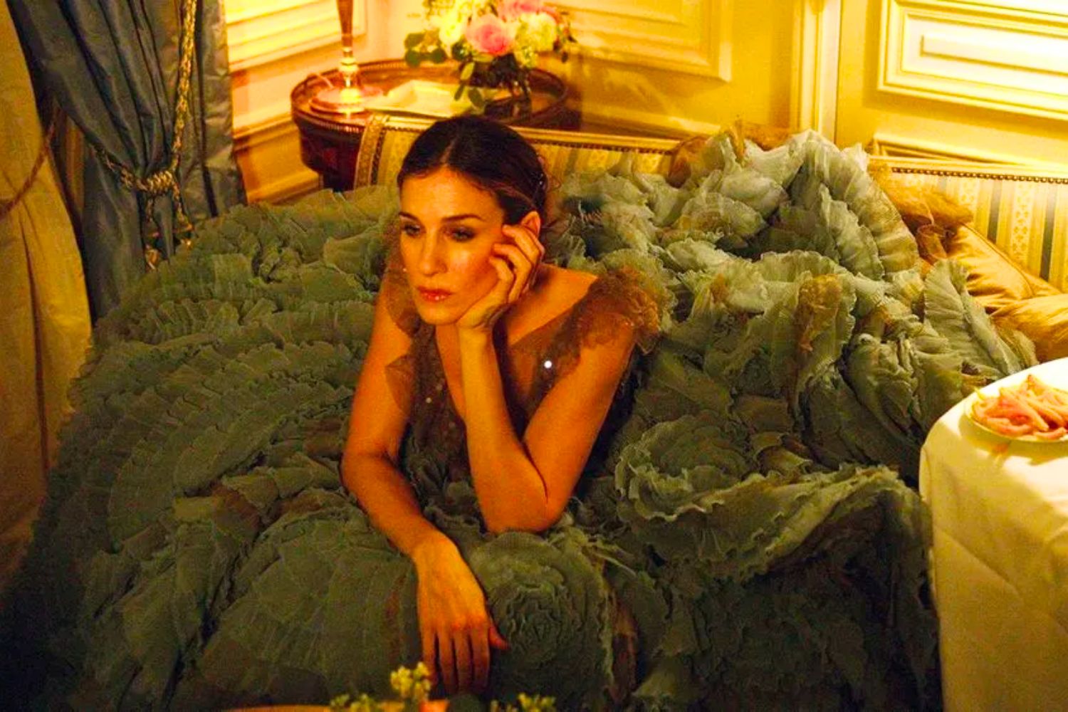 Carrie Bradshaw’s 10 Most Iconic Looks From ‘Sex And The City’