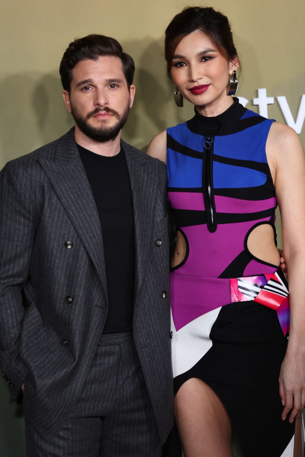 short-male-celebs-kit-harington-height-with-gemma-chan