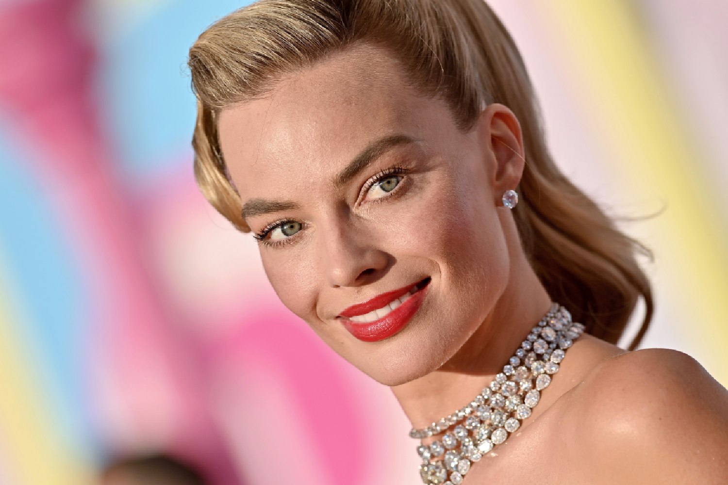 Margot Robbie’s Diet And Fitness Routine Includes An Impressive Plank Challenge