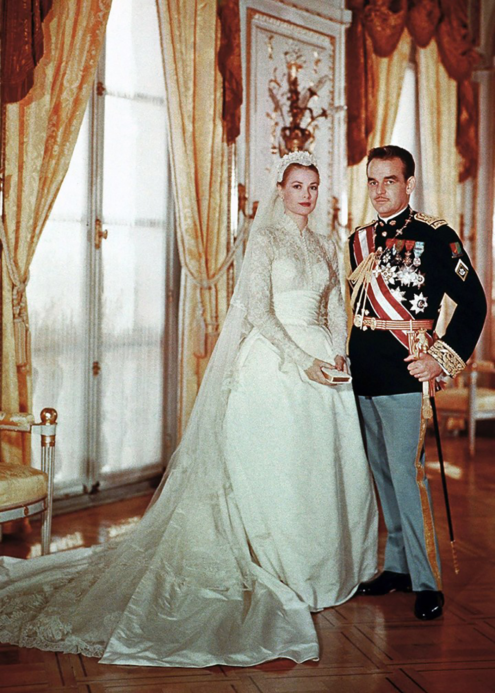 grace kelly wedding dress