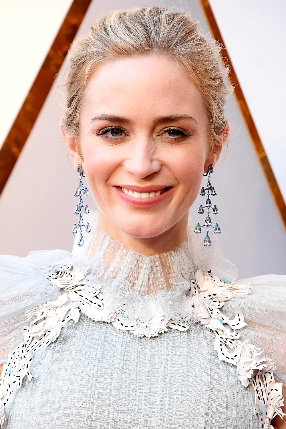 emily blunt oscars hair makeup