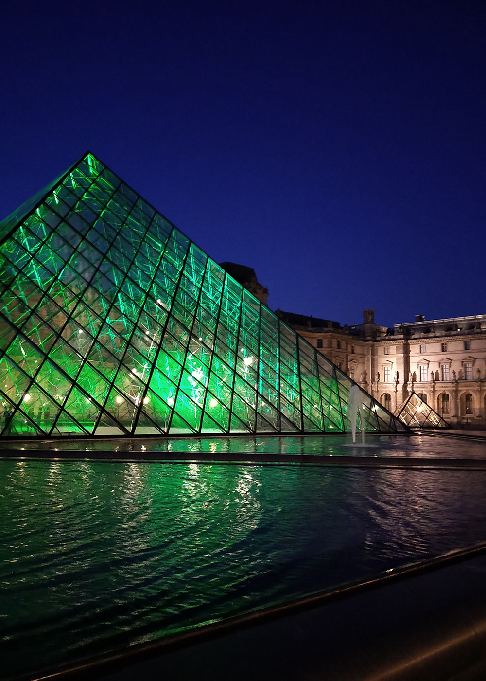 the louvre 2