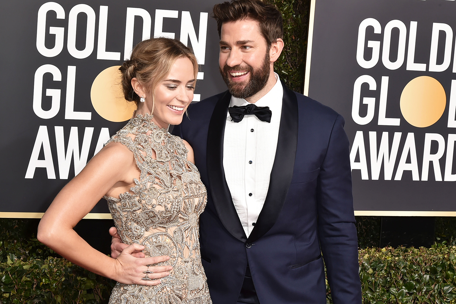 Watch The Sweet Moment John Krasinski Cheered On Emily Blunt At The Golden Globes