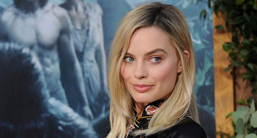 Margot Robbie Reveals Her Drunken Party Trick