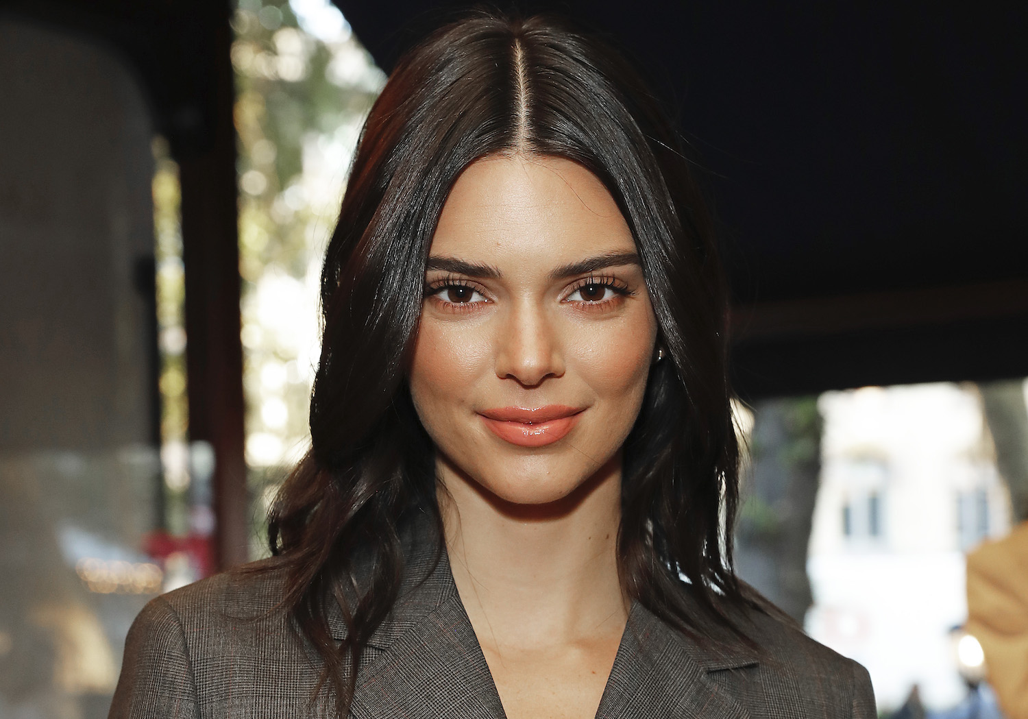 Kendall Jenner Just Debuted Platinum Blonde Hair On The Burberry Runway