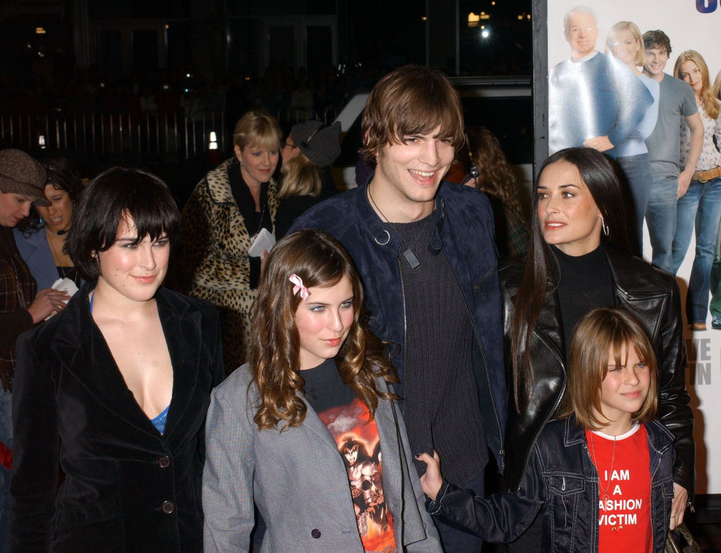 demi moore ashton kutcher daughters