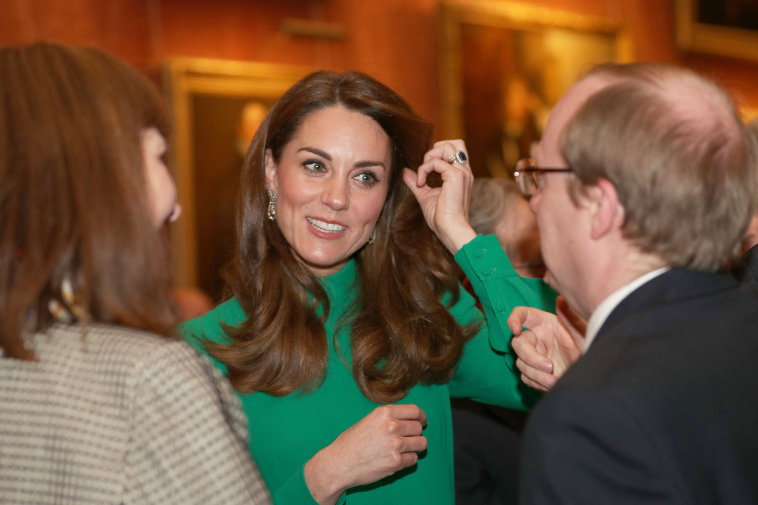 Kate Middleton Helps Queen Elizabeth Host Leaders At Palace Without Prince William