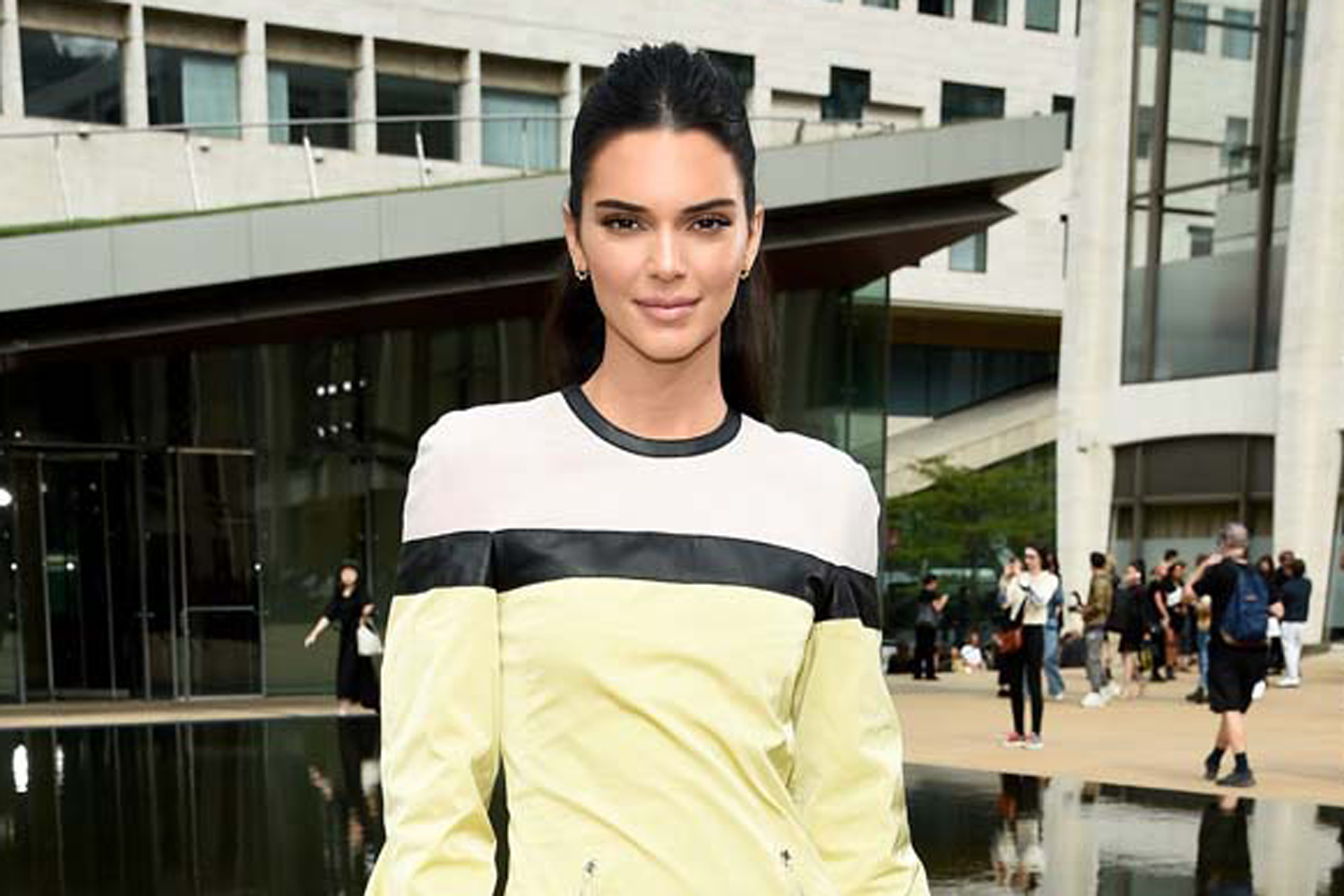 Kendall Jenner Dyes Her Hair Blonde