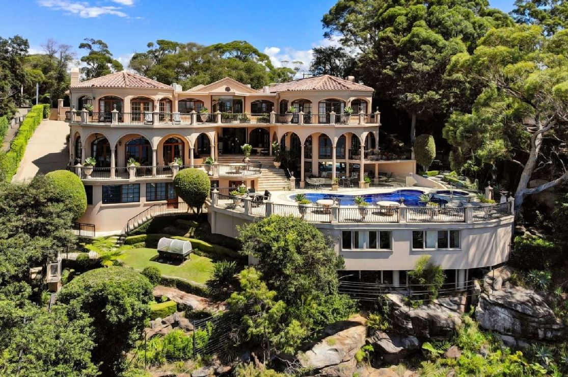 Bachelor Australia mansion