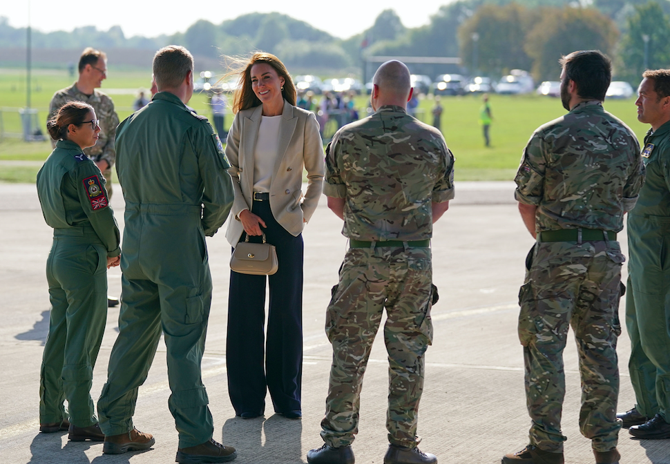 kate-middleton-military-personnel