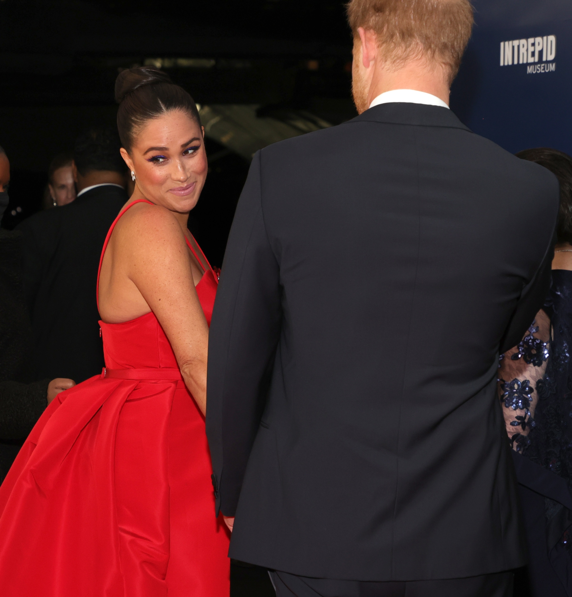 meghan-markle-red-dress