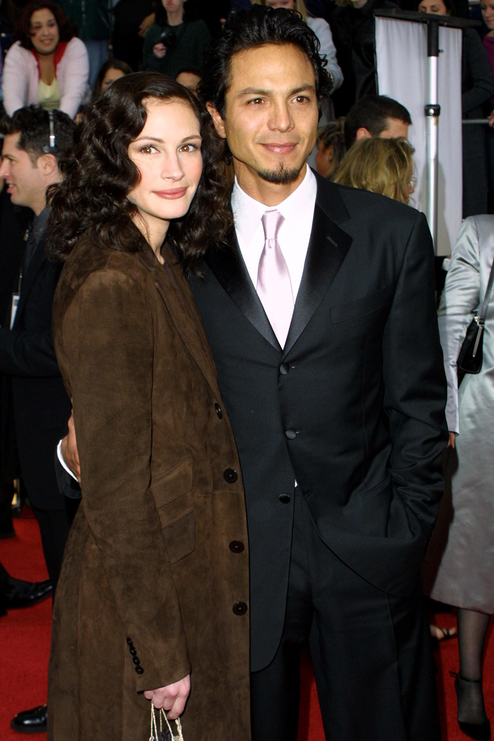 Julia Roberts and Benjamin Bratt