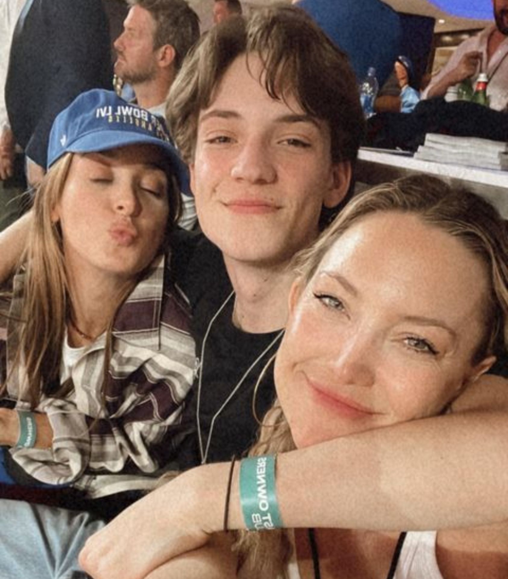 kate-hudson-son