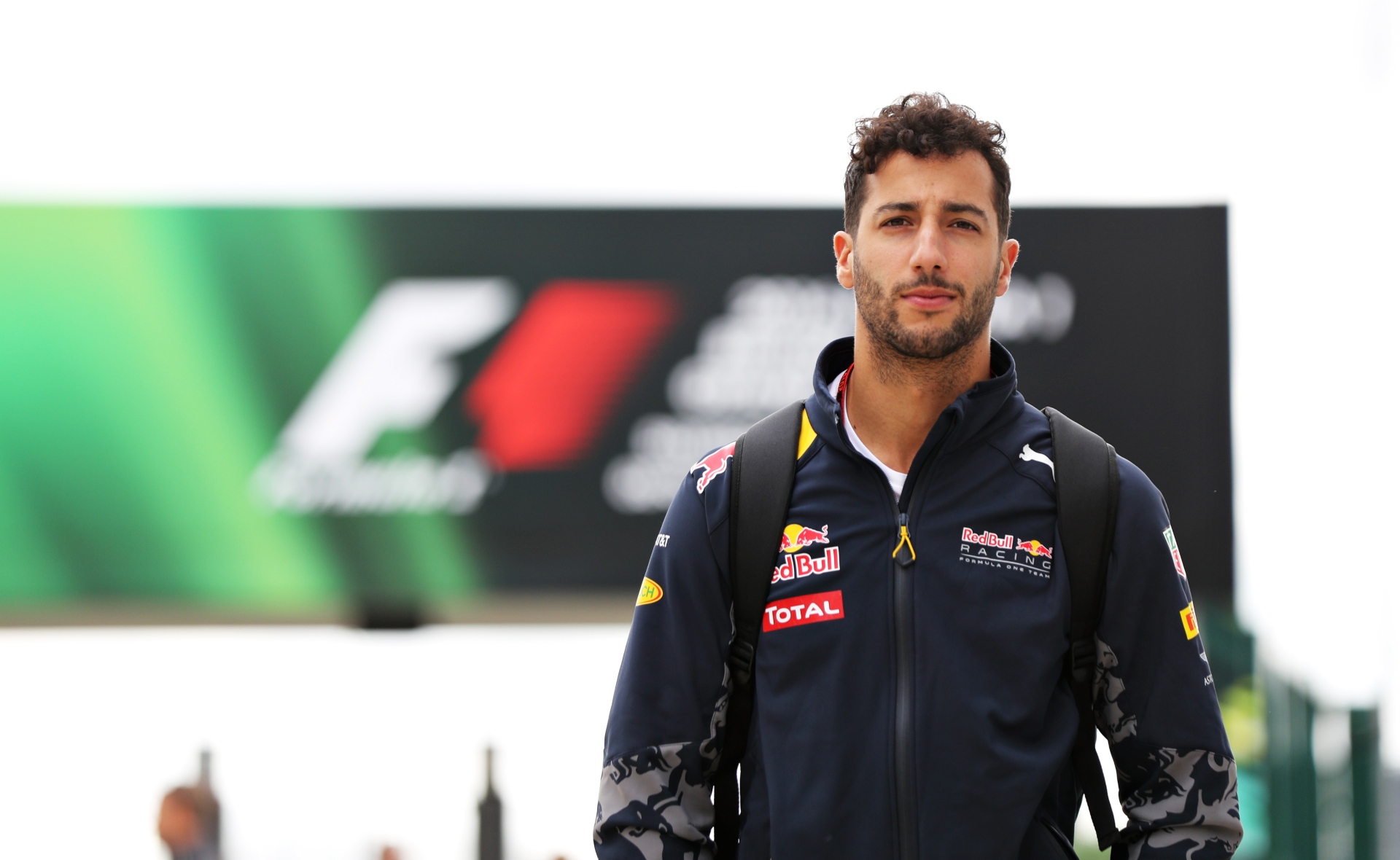 Who Is Daniel Ricciardo's Girlfriend? A Look At The Formula One Driver ...